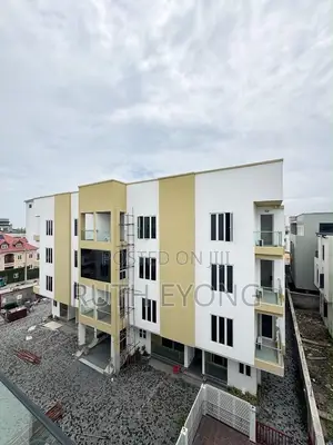 2bdrm Maisonette in Lekki Phase 1 for sale