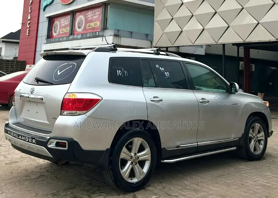 Toyota Highlander 2012 Silver