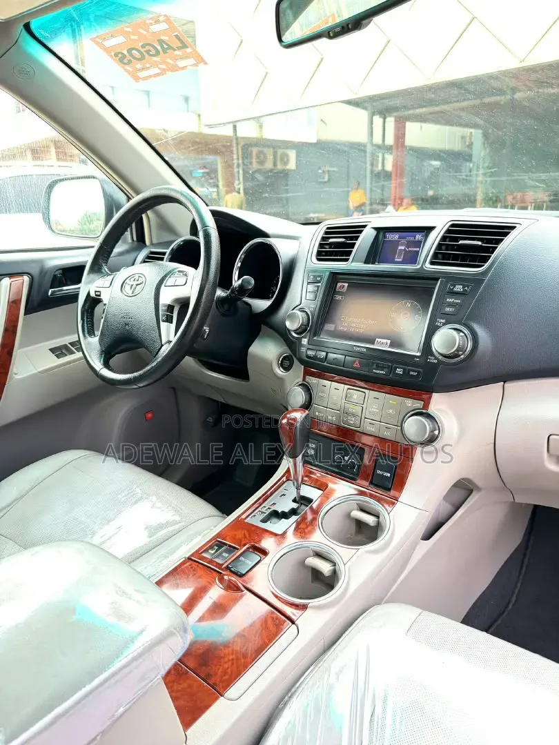 Toyota Highlander 2012 Silver