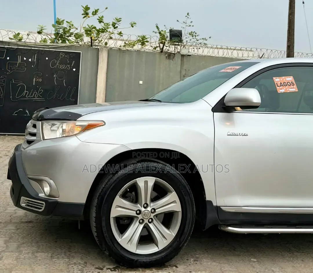Toyota Highlander 2012 Silver