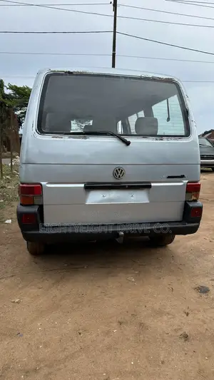 Volkswagen Transporter 2005 Blue