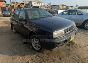 Volkswagen Golf 2000 Blue