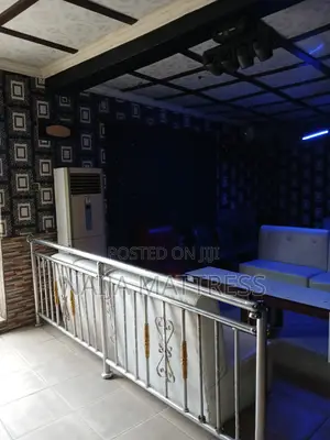 Affordable Lounge for Parties