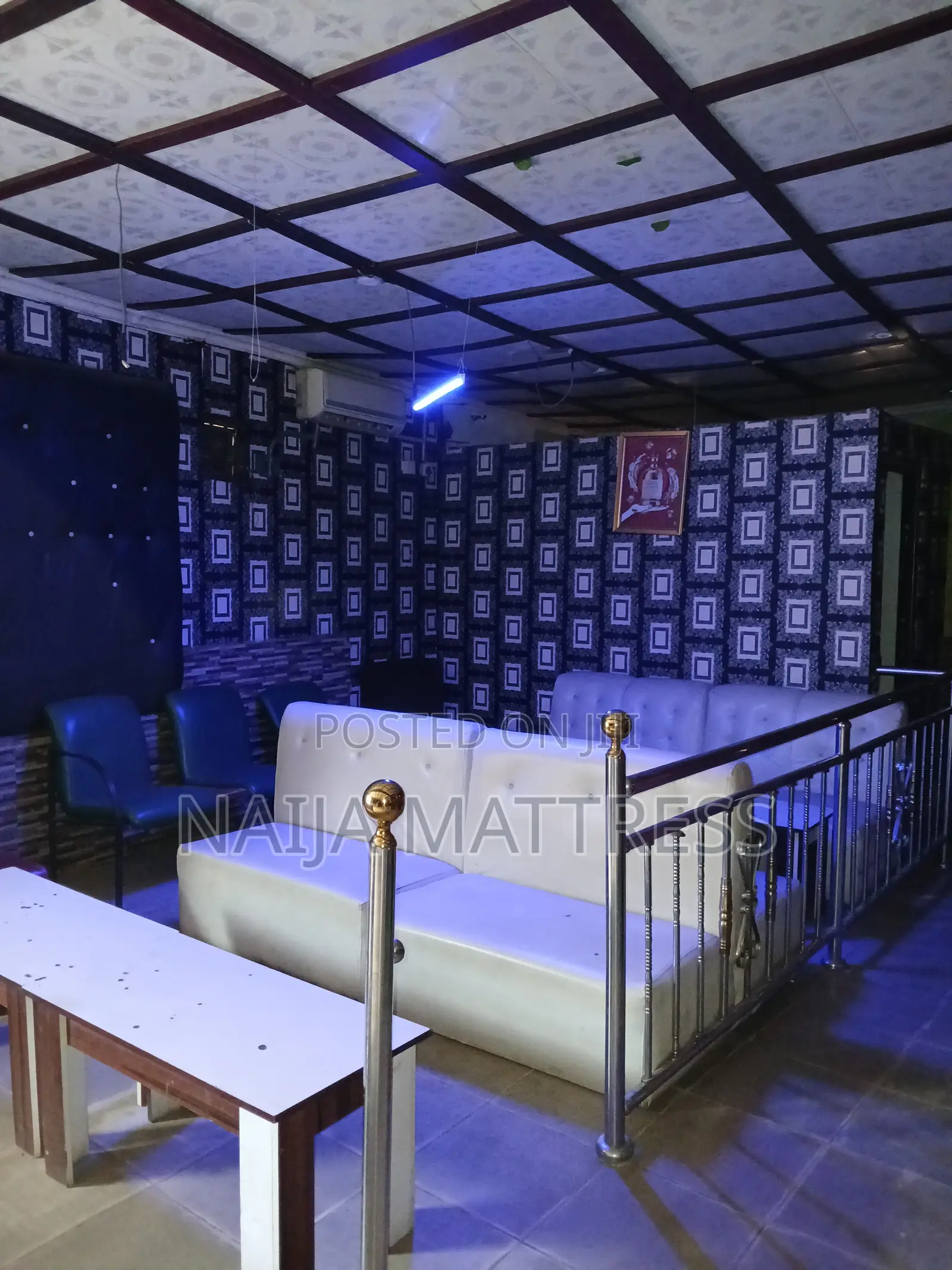 Affordable Lounge for Parties