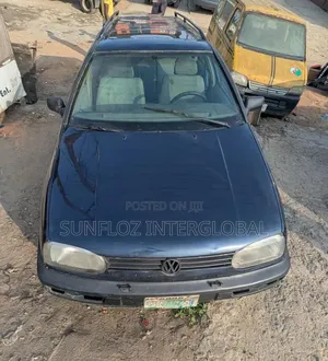 Volkswagen Golf 2000 Blue