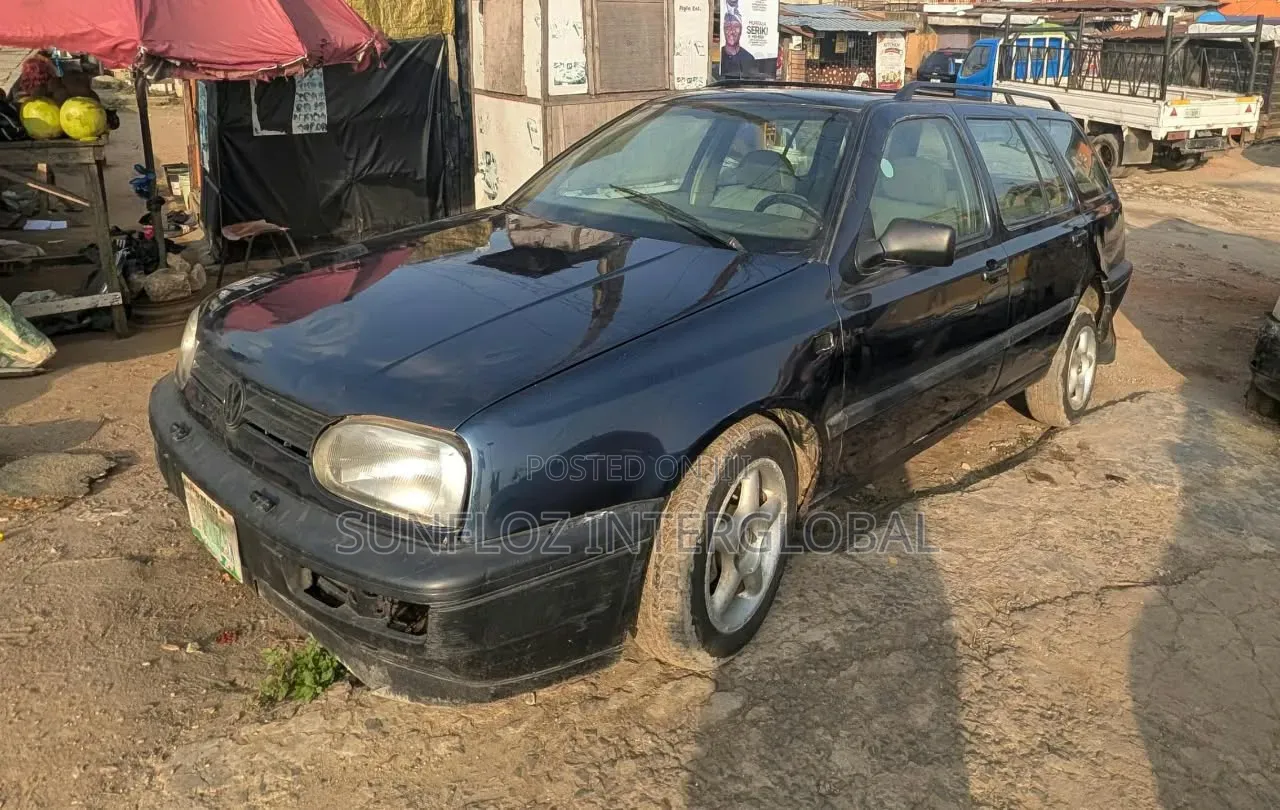 Volkswagen Golf 2000 Blue