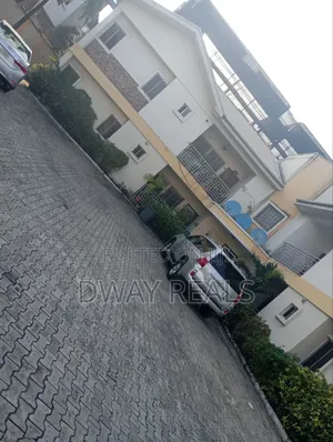 3bdrm Apartment in Lekki Phase 1 for rent