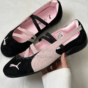 Women’s Sneakers
