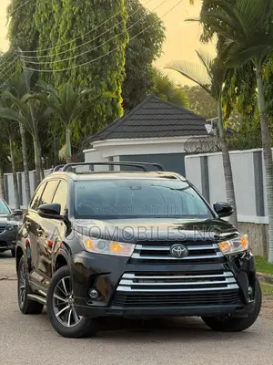Toyota Highlander XLE 4x2 V6 (3.5L 6cyl 8A) 2018 Black