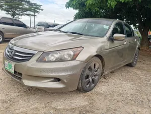 Honda Accord 2010 Gold