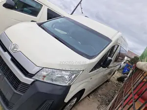 Toyota HiAce 2023 White