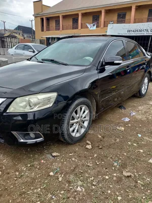 Toyota Camry Base 4dr Sedan (2.5L 4cyl 6M) 2010 Black