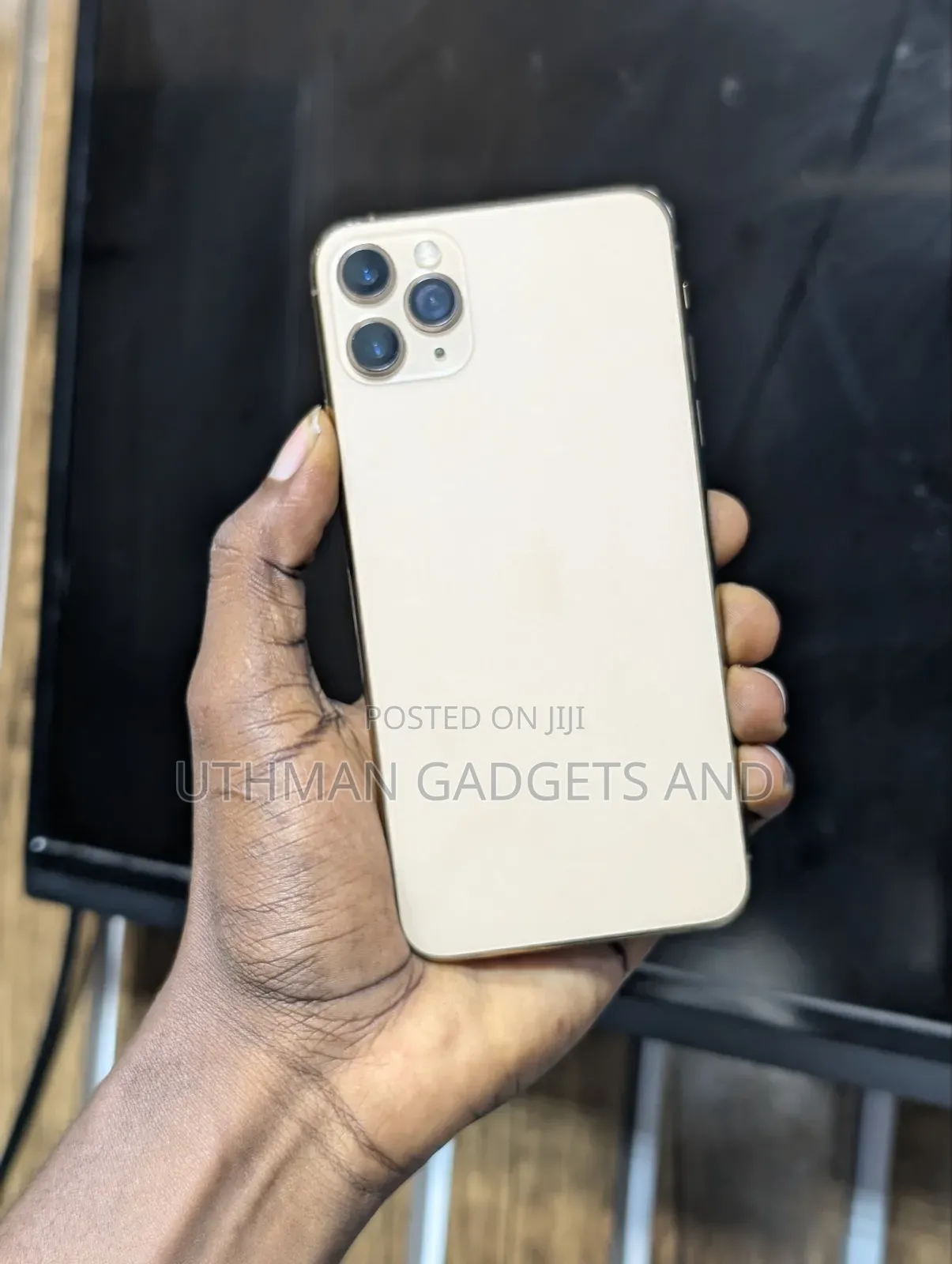 Apple iPhone 11 Pro Max 64 GB Gold