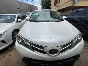Toyota RAV4 LE 4dr SUV AWD (2.5L 4cyl 6A) 2015 White