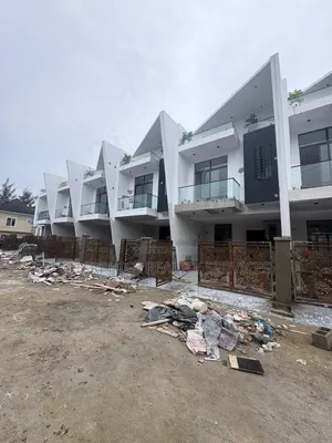 3bdrm Duplex in Ikota for sale