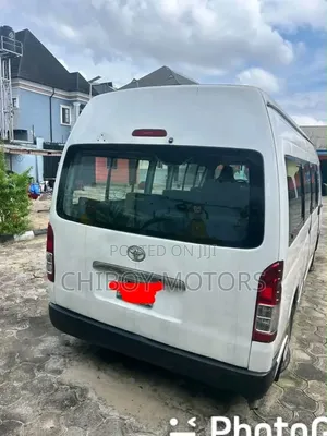 Toyota HiAce 2014 White