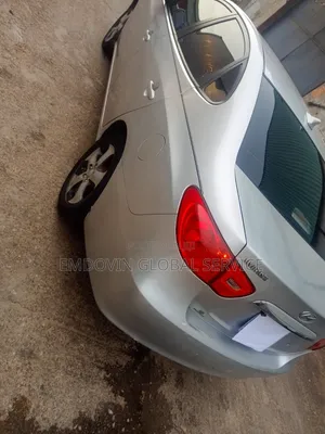 Hyundai Elantra 2010 Silver