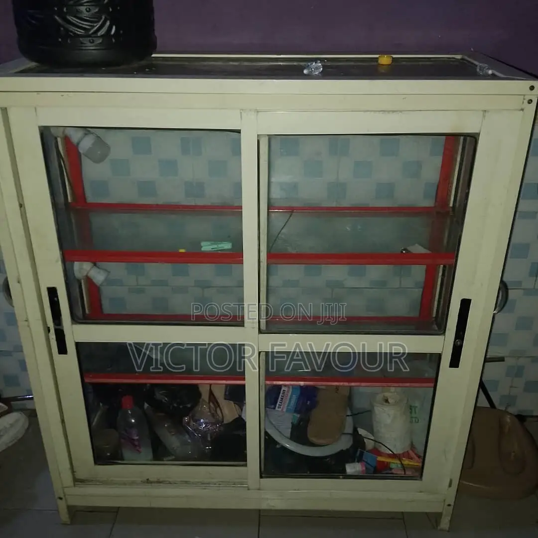 Show Glass