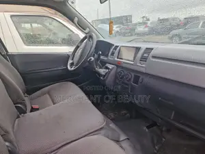 Toyota HiAce 2012 Silver