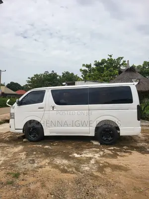 Toyota HiAce 2006 White