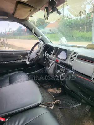 Toyota HiAce 2006 White
