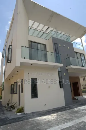 Furnished 5bdrm Duplex in Chevron for sale
