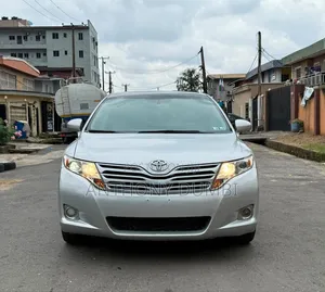 Toyota Venza 2010 Silver