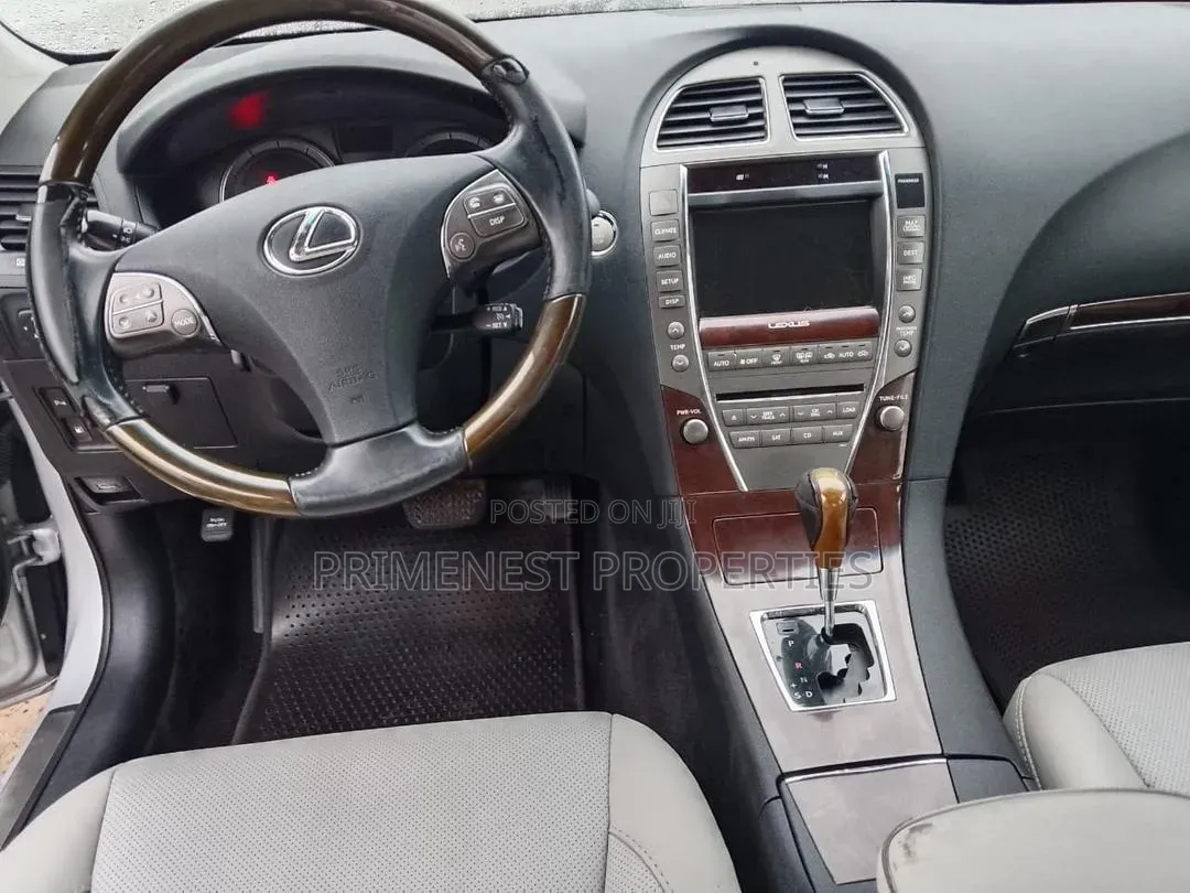 Lexus ES 2012 White