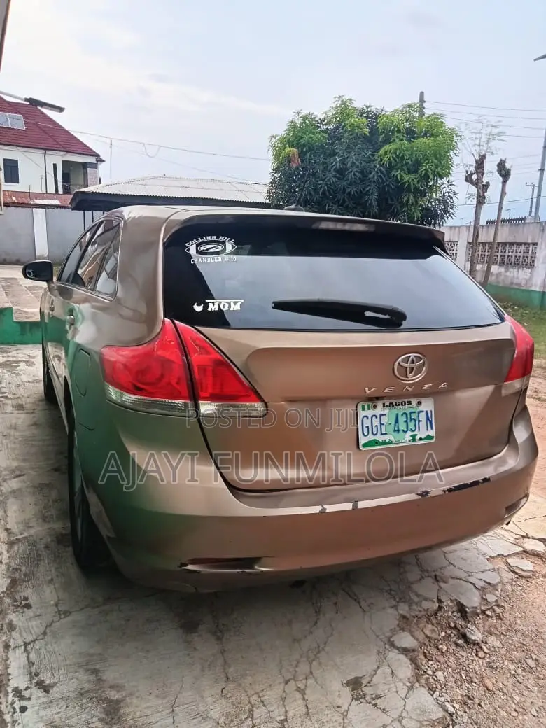 Toyota Venza 2010 Brown