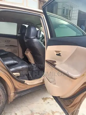Toyota Venza 2010 Brown