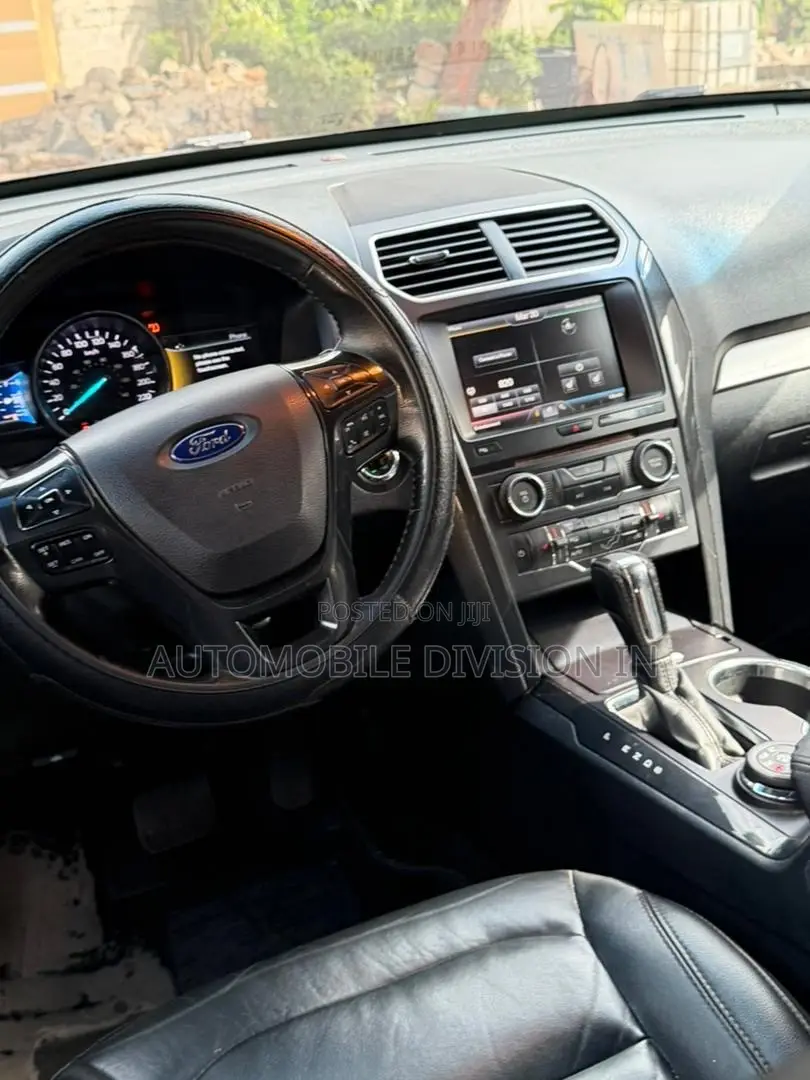Ford Explorer XLT 4dr 4x4 (2.3L 4cyl 6A) 2017 Black