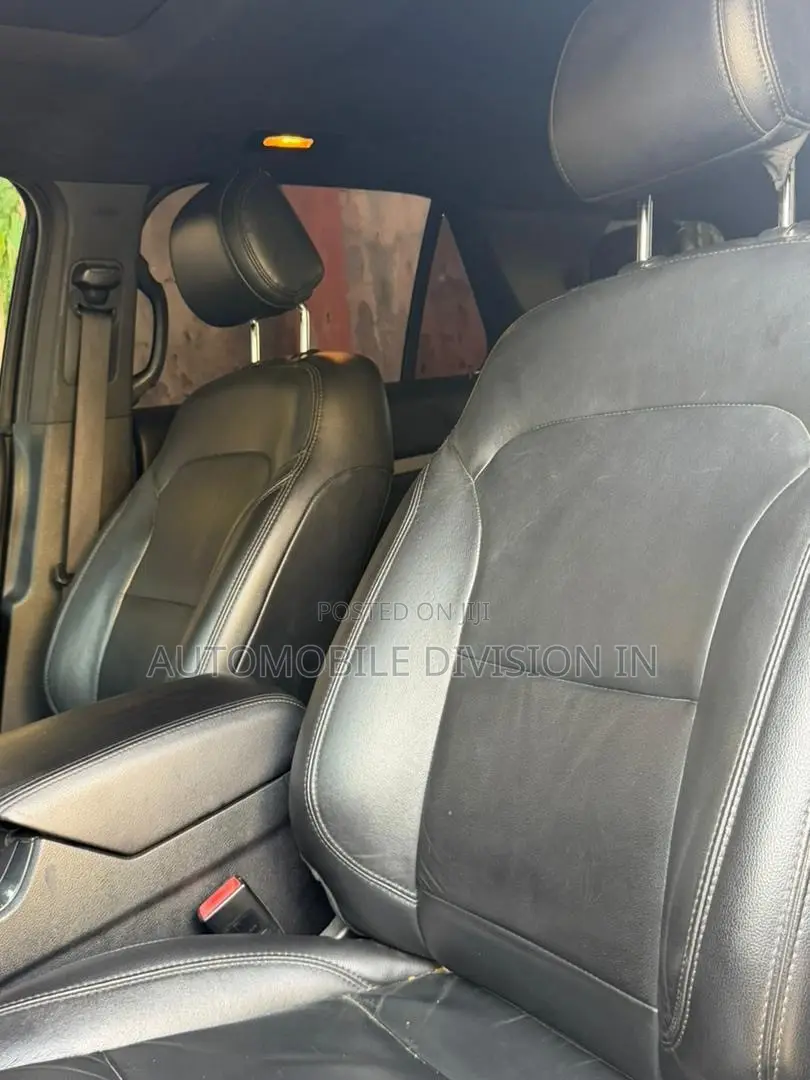 Ford Explorer XLT 4dr 4x4 (2.3L 4cyl 6A) 2017 Black