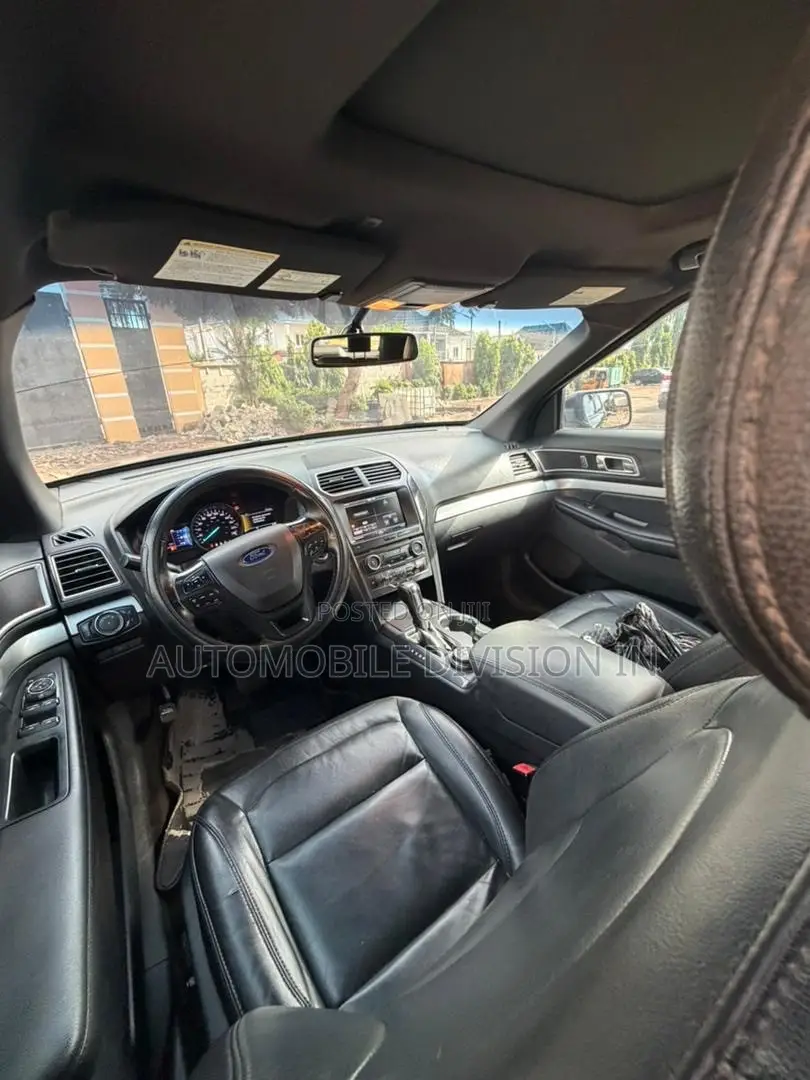 Ford Explorer XLT 4dr 4x4 (2.3L 4cyl 6A) 2017 Black