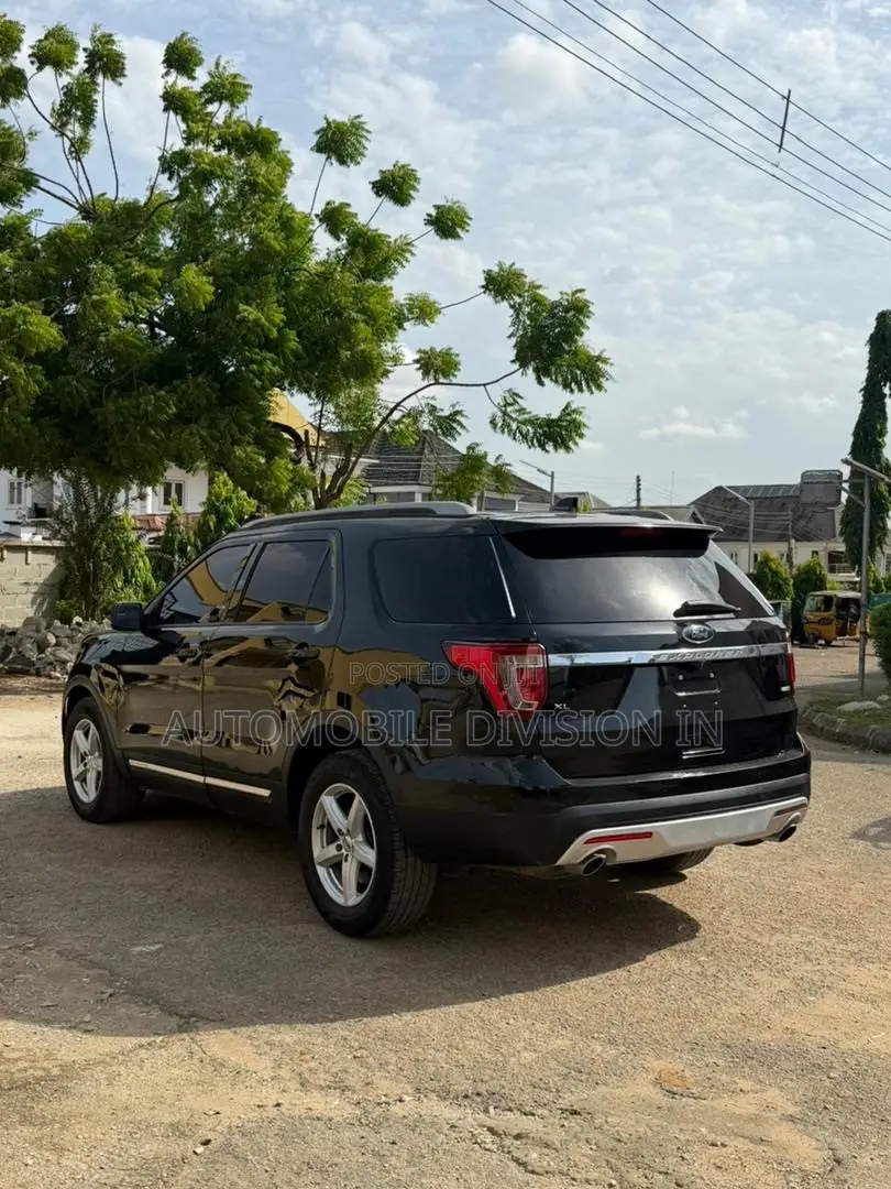 Ford Explorer XLT 4dr 4x4 (2.3L 4cyl 6A) 2017 Black