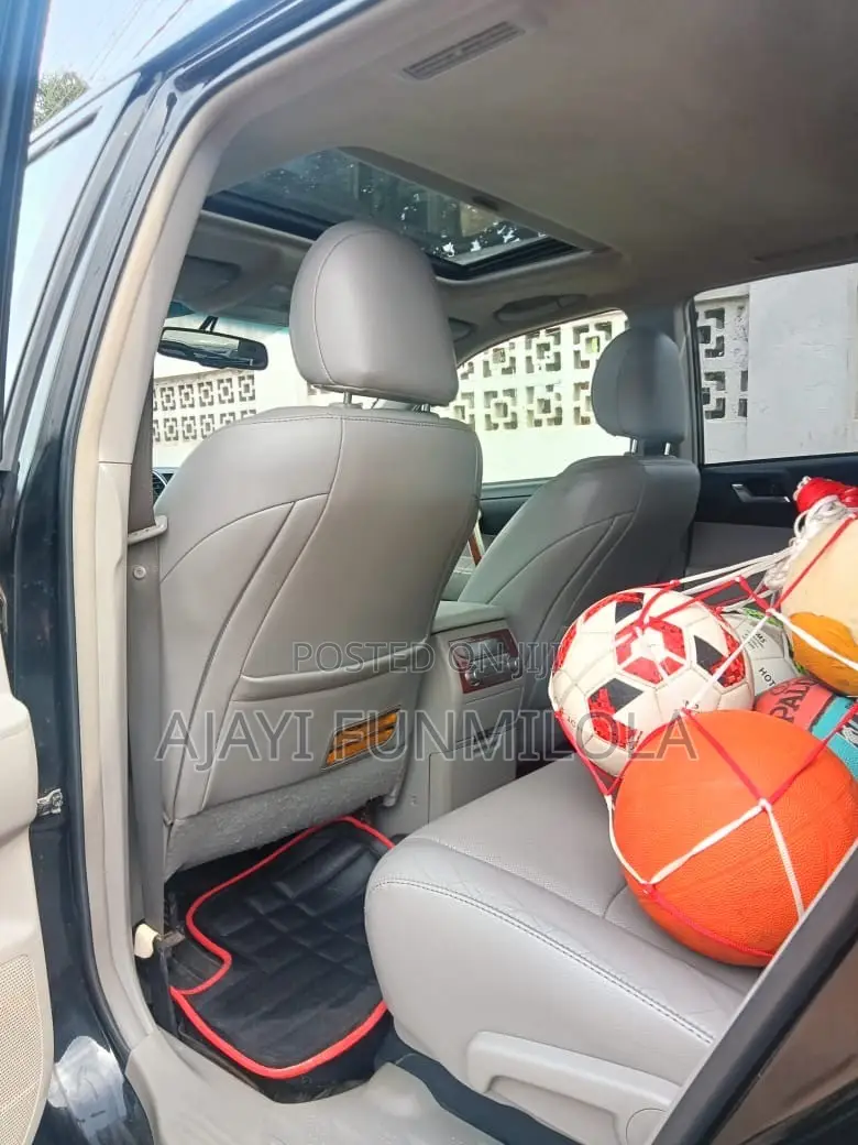Toyota Highlander 2011 Black