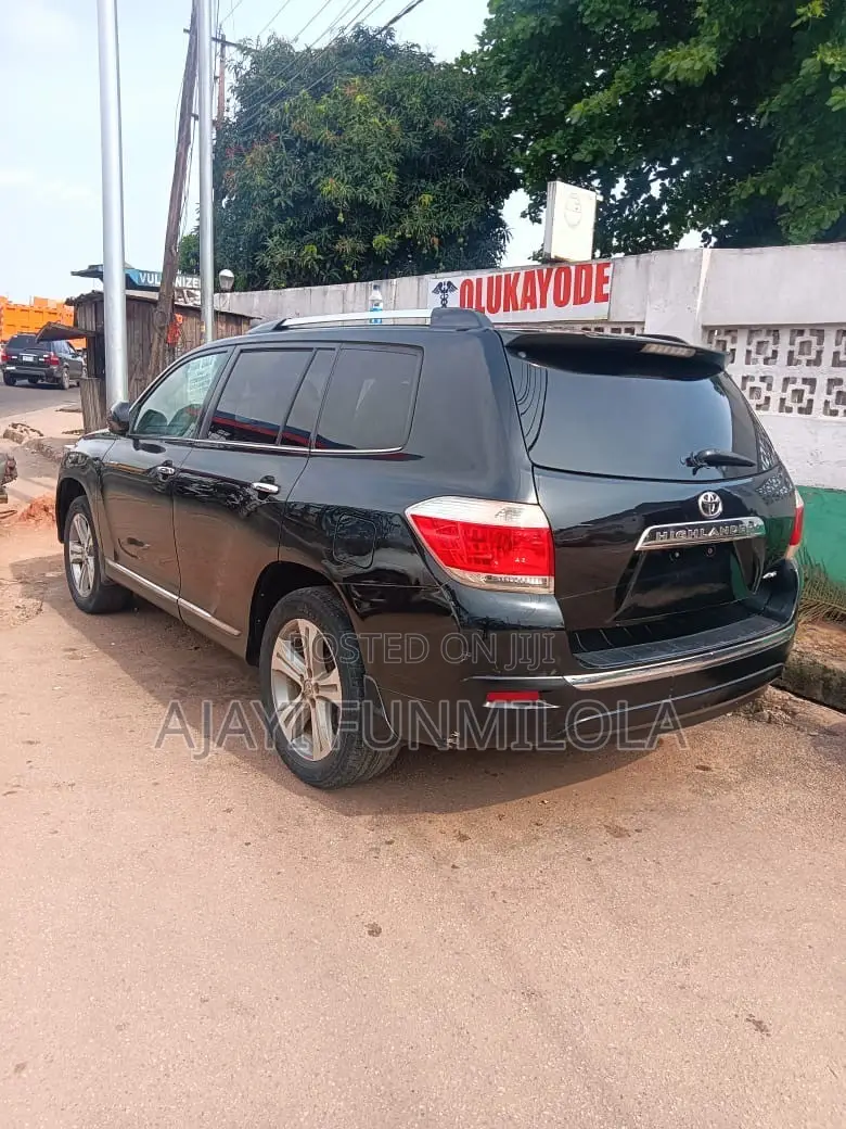 Toyota Highlander 2011 Black