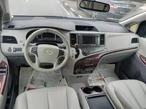 Toyota Sienna 2015 Gray