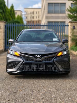 Toyota Camry SE 2021 Burgundy