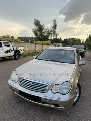 Mercedes-Benz C230 2005 Gold