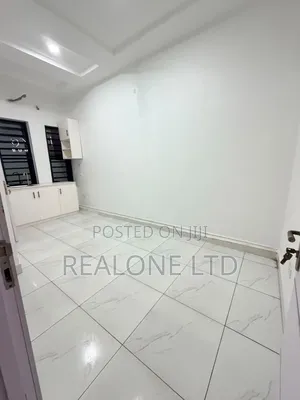 Studio Apartment in Ikota for rent