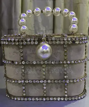 Elegant Silver-Grey Pearl Handle Rhinestone Evening Bag