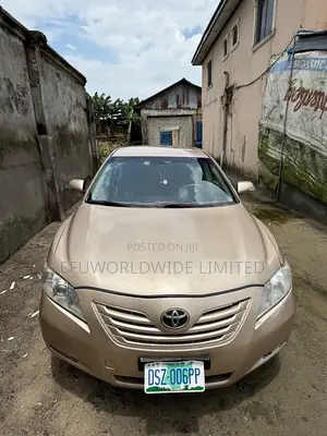 Toyota Camry LE 4dr Sedan (2.4L 4cyl 5A) 2008 Gold