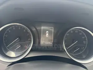 Toyota Camry SE (2.5L 4cyl 8A) 2019 Gray