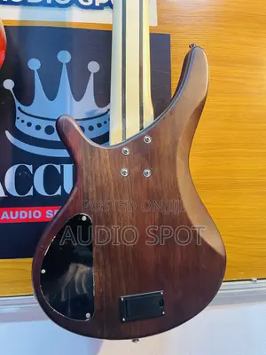 IBANEZ Active 6-String Electric Bass Guitar - Professional Series