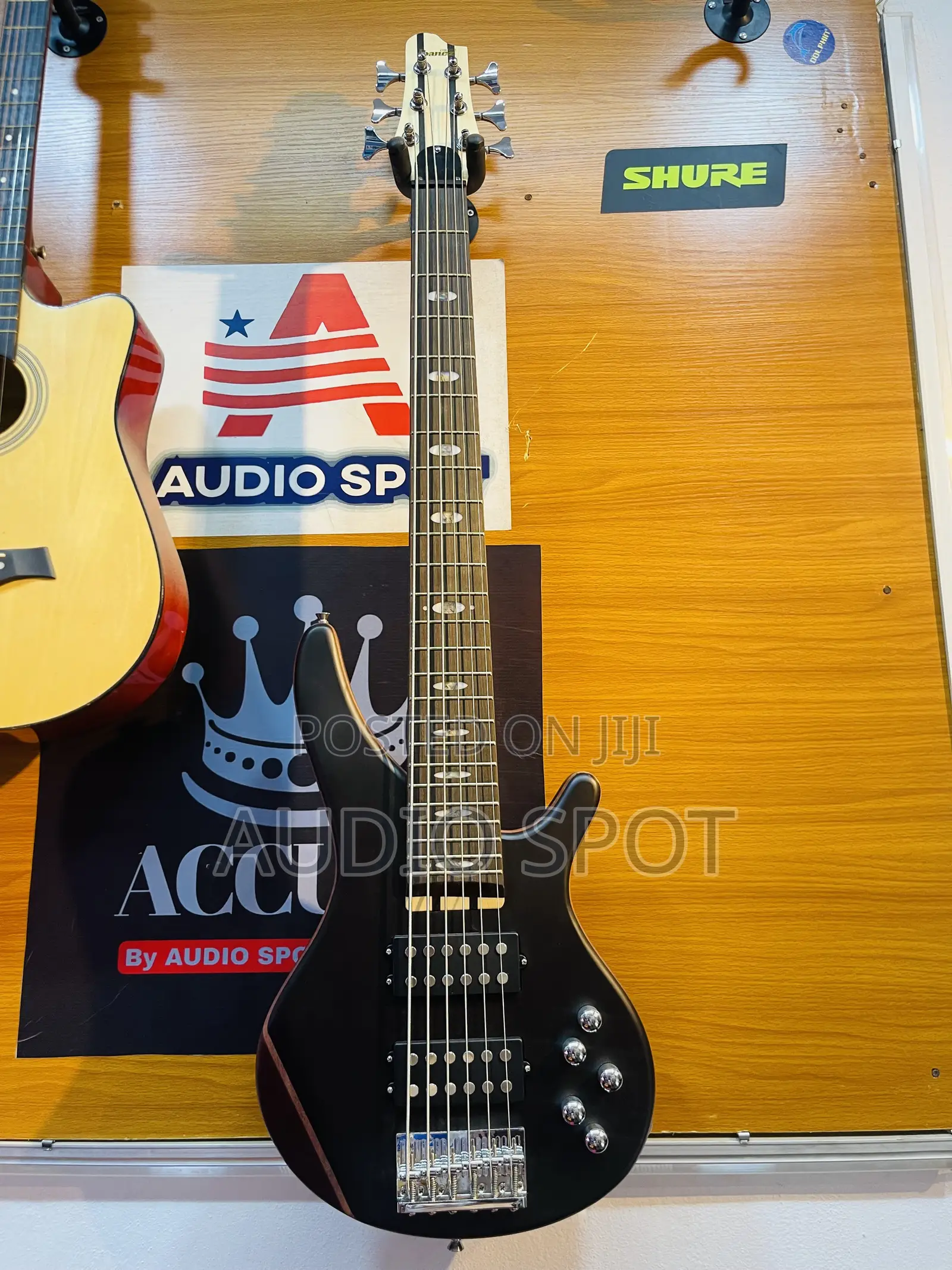 IBANEZ Active 6-String Electric Bass Guitar - Professional Series