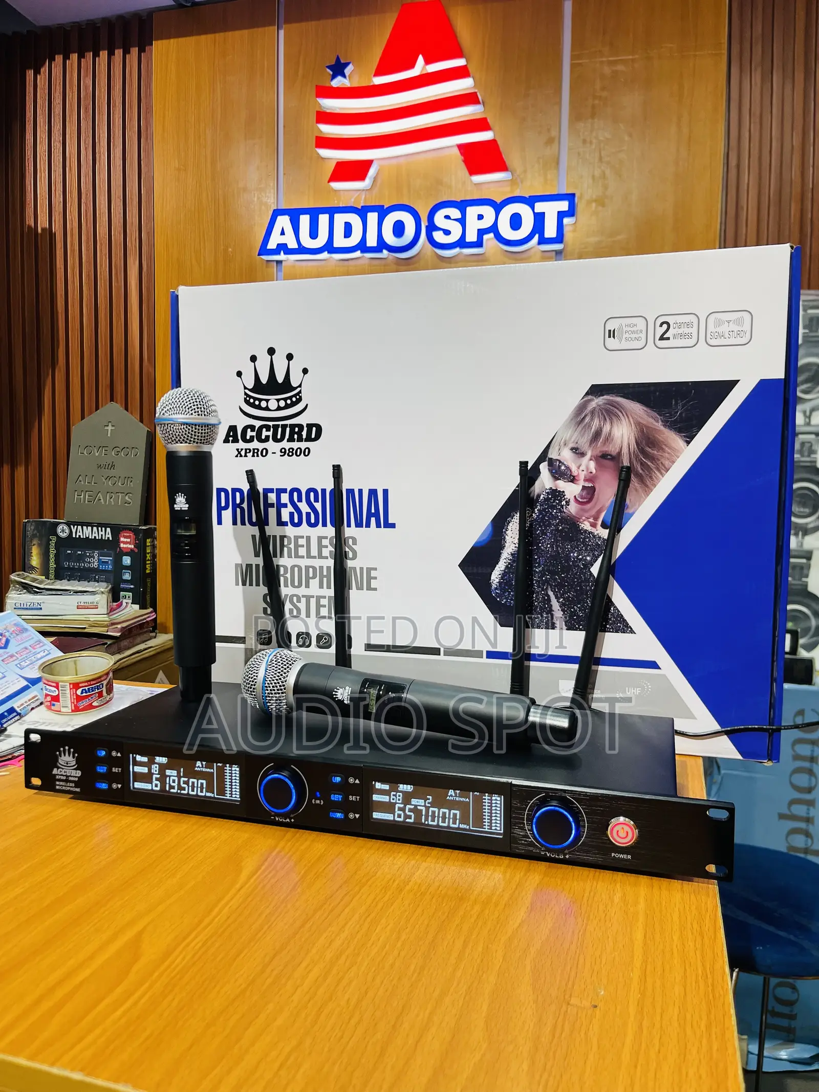 Accurd Xpro-9800 Professional Dual Handheld Digital Wireless Microphon