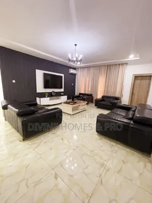 3bdrm Block of Flats in Wuye for rent