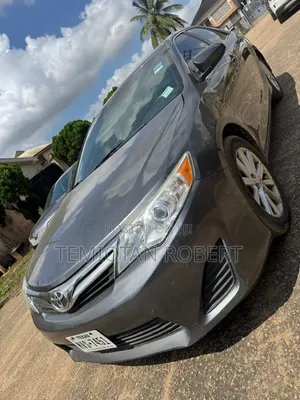 Toyota Camry LE 4dr Sedan (2.5L 4cyl 6A) 2014 Gray