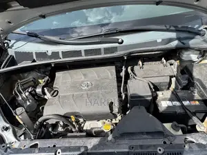 Toyota Sienna 2015 Silver