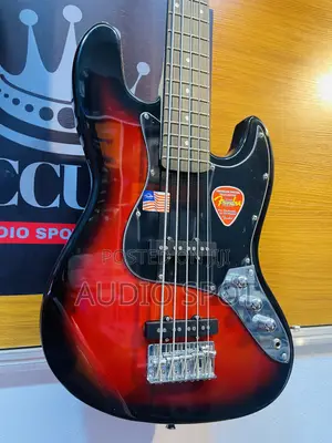 FENDER JAZZ Bass v - Professional Passive 5-String